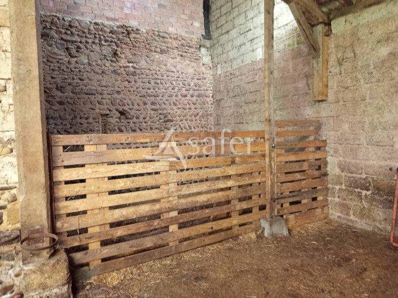 Propri&eacute;t&eacute; d'&eacute;levage avec ancien moulin et 13ha attenants