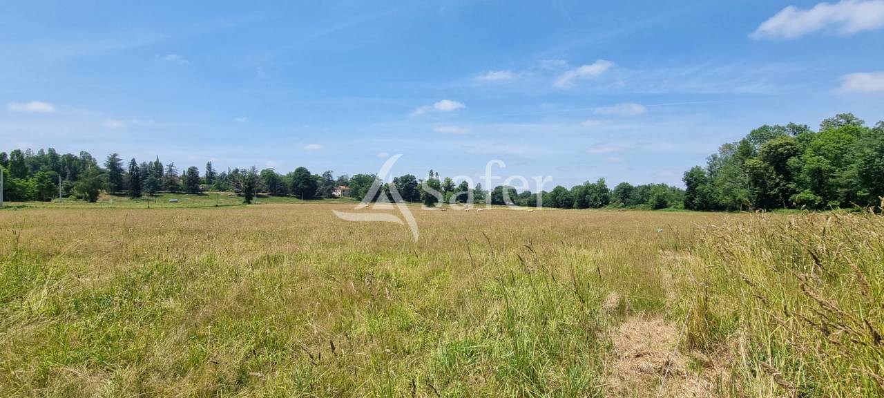 Propri&eacute;t&eacute; d'&eacute;levage avec ancien moulin et 13ha attenants