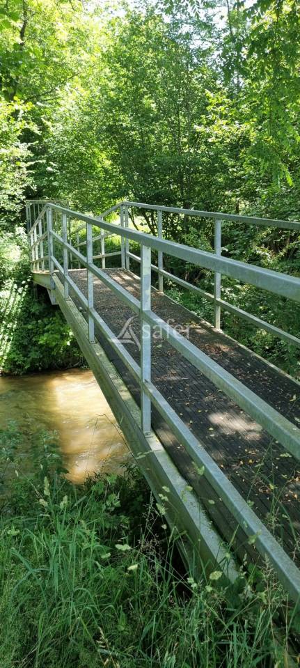 Propri&eacute;t&eacute; d'&eacute;levage avec ancien moulin et 13ha attenants