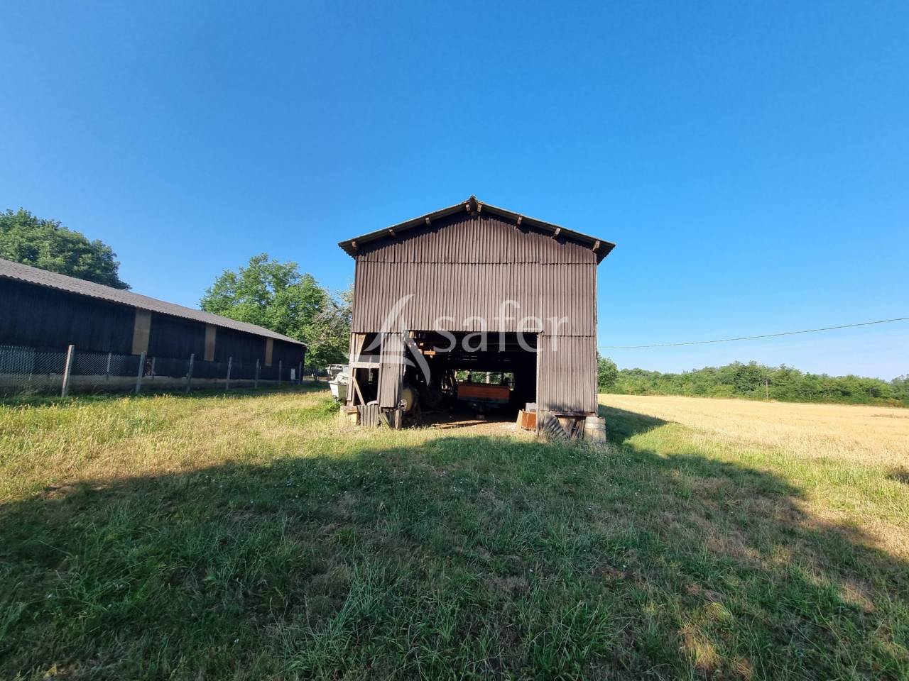 Ancien Corps de ferme sur 11 ha au Nord-Ouest du Lot