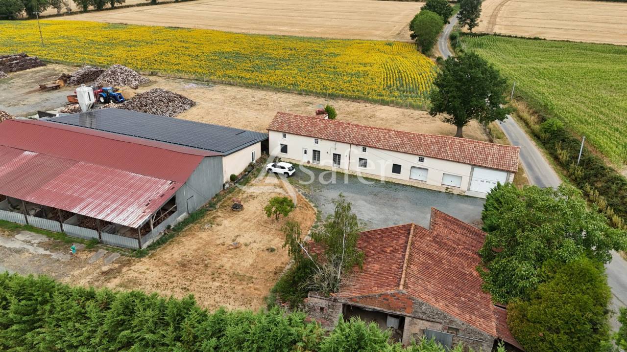 Maison avec b&acirc;timents en Vend&eacute;e