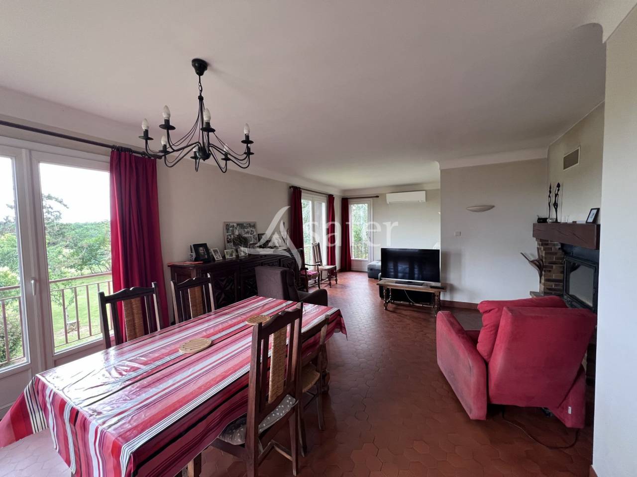 Maison de campagne avec ferme accompagn&eacute;es de terres irrigu&eacute;es