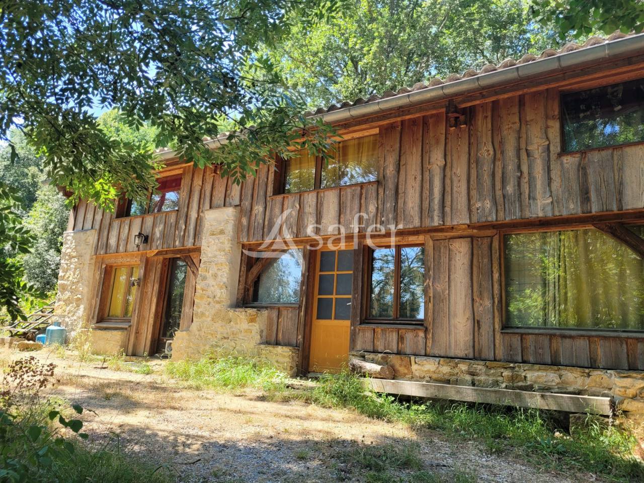 Propri&eacute;t&eacute; rurale de 16 ha avec pr&eacute;s et bois, Marche Pyr&eacute;n&eacute;e