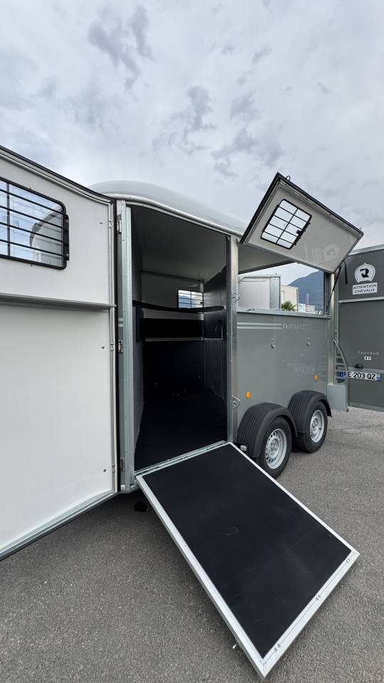 VAN OBLIC X2 COMME NEUF 2 CH &ndash; DISPONIBLE SUR GRENOBLE