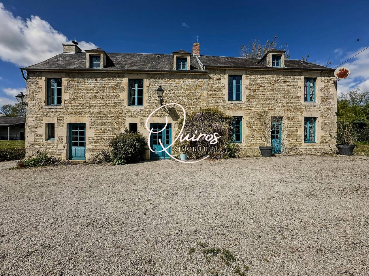 Ensemble immobilier - Vendes - 1 hectare 3