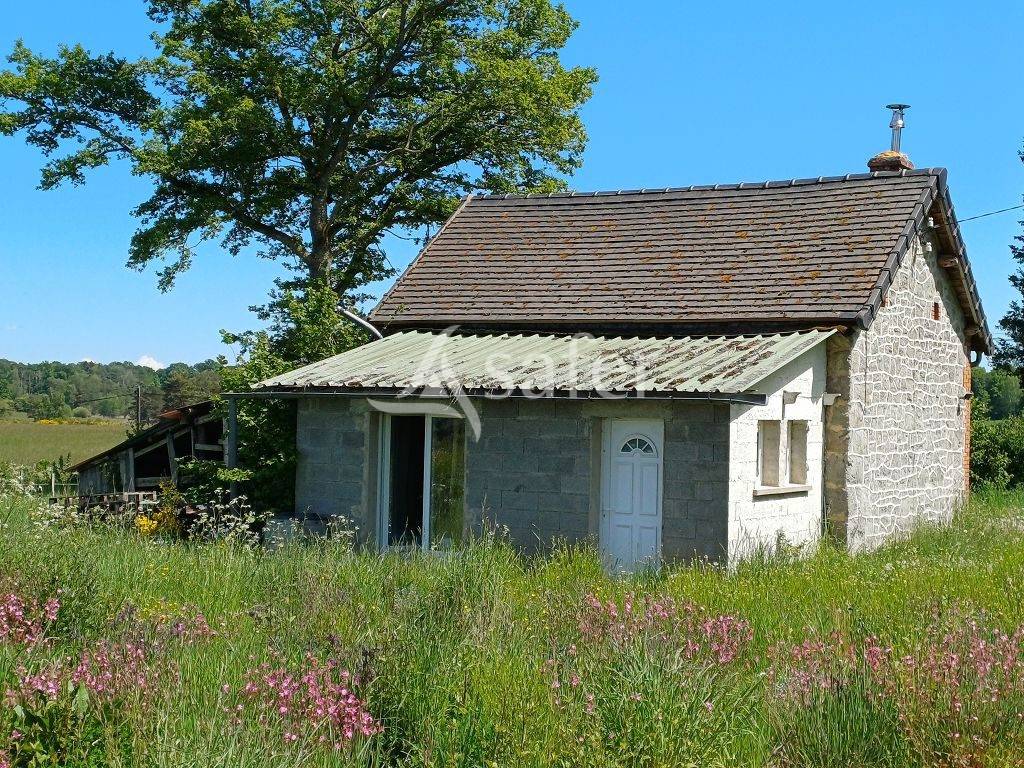 Enclos b&acirc;ti avec 5ha90 de foncier bien group&eacute;s.