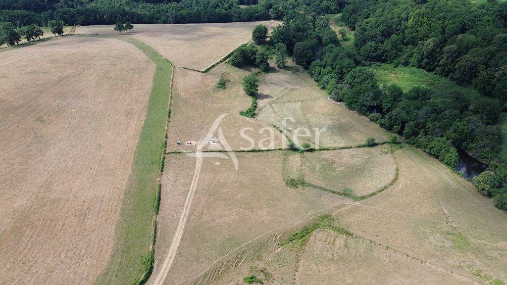 Propri&eacute;t&eacute; agricole d'&eacute;levage sur 59 ha