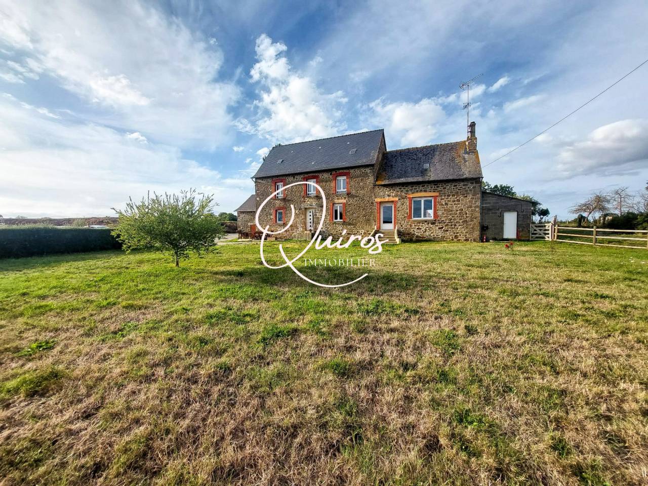Propri&eacute;t&eacute; rural - 2,8 Hectares - Bagnoles-de-l'Orne
