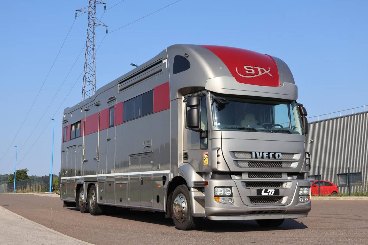IVECO 26.360 STX - 6 CHEVAUX - POP OUT