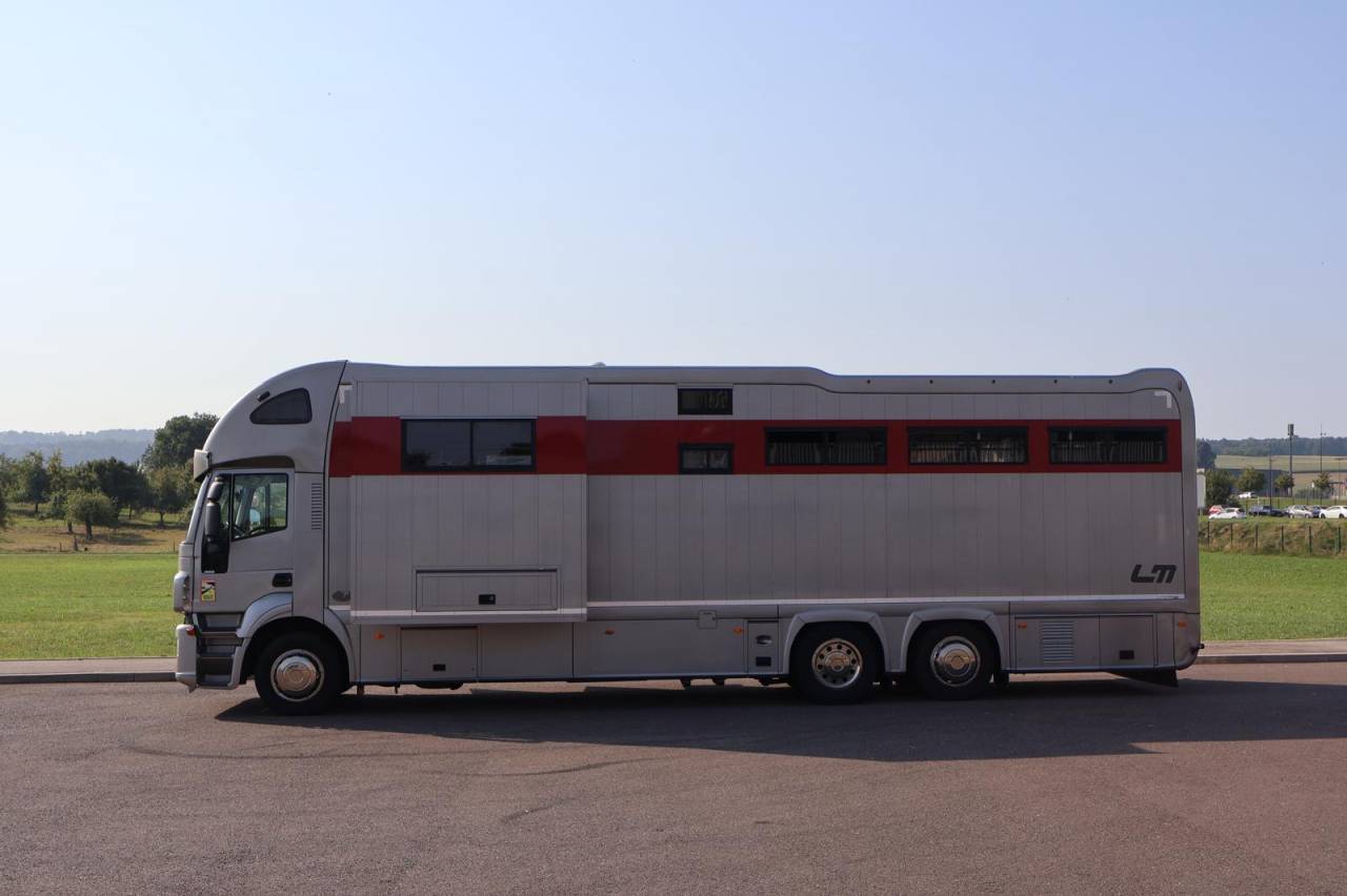 IVECO 26.360 STX - 6 CHEVAUX - POP OUT