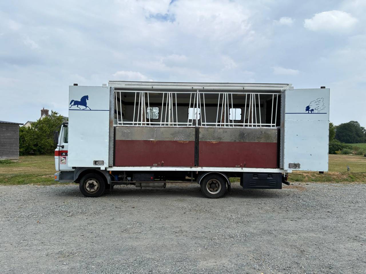 CAMION TRANSPORT 6 CHEVAUX
