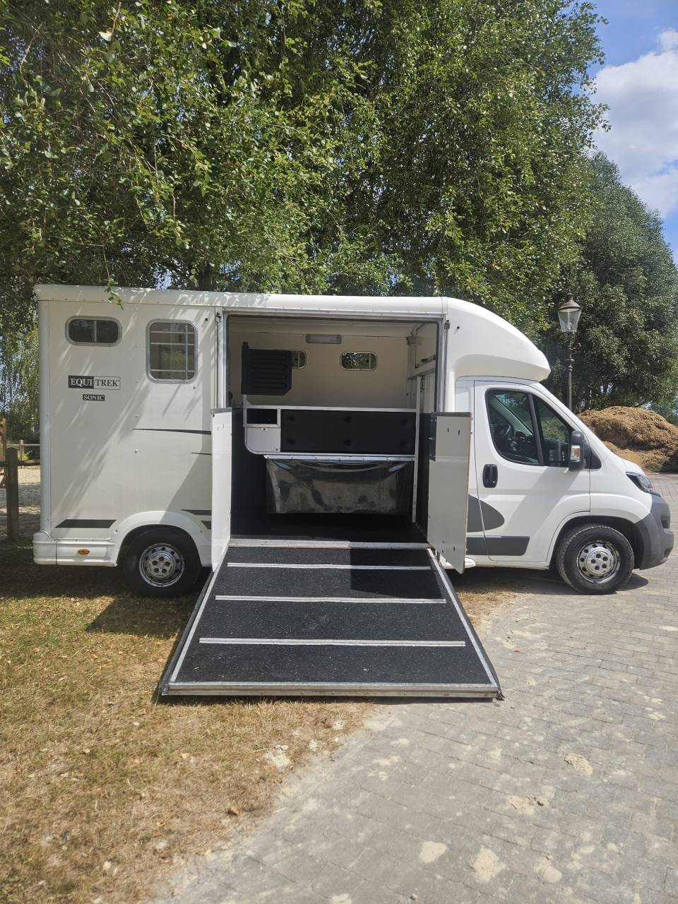 Camion VL 2chevaux Peugeot Boxer Equi-Trek 2,2l 150cv D