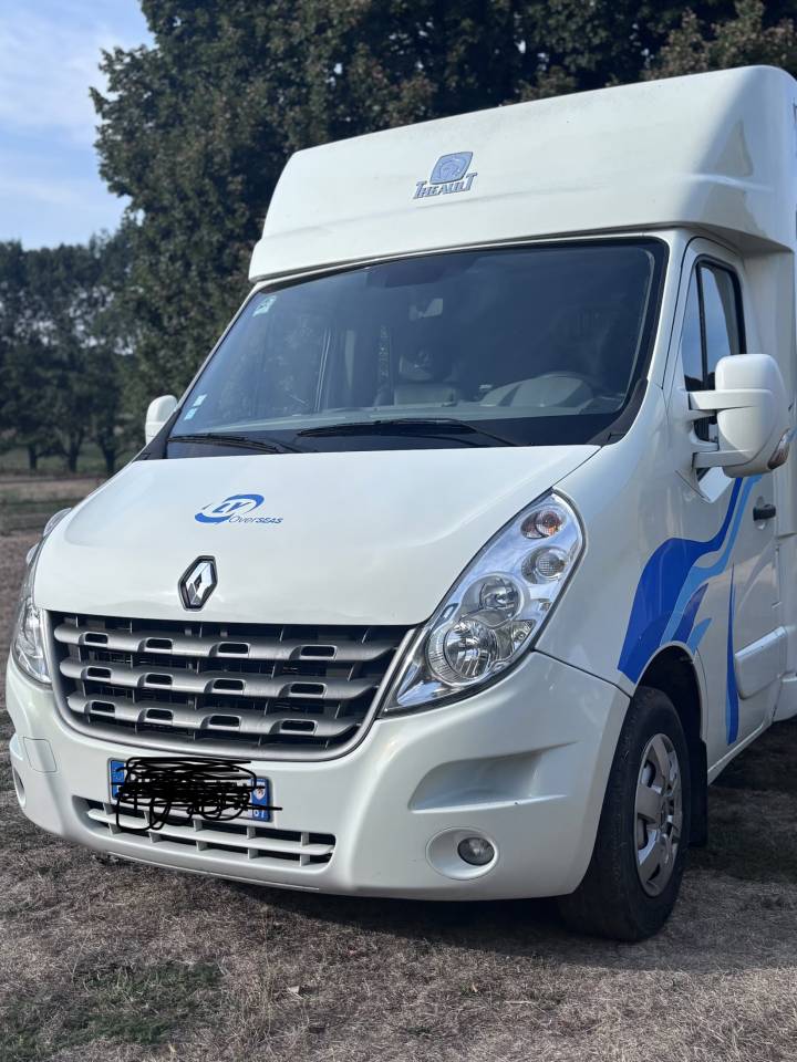 Camion Renault Master 2 chevaux,