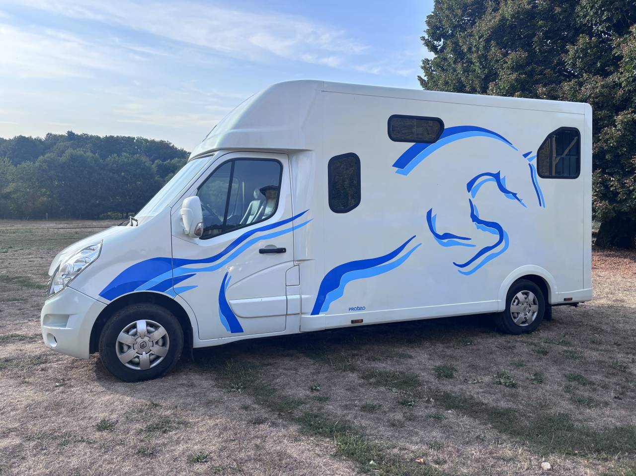 Camion Renault Master 2 chevaux,