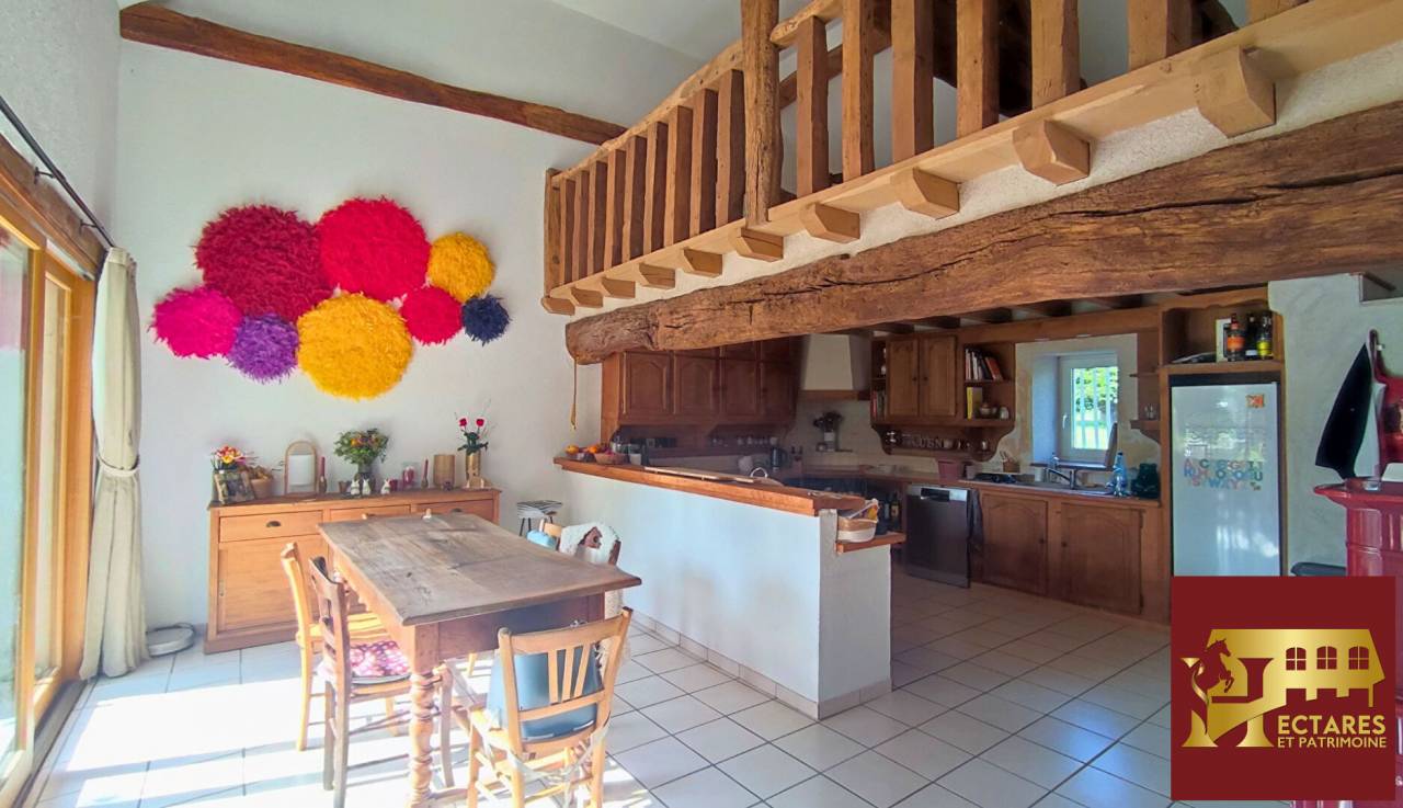 Propri&eacute;t&eacute; avec g&icirc;te et 3,6 ha