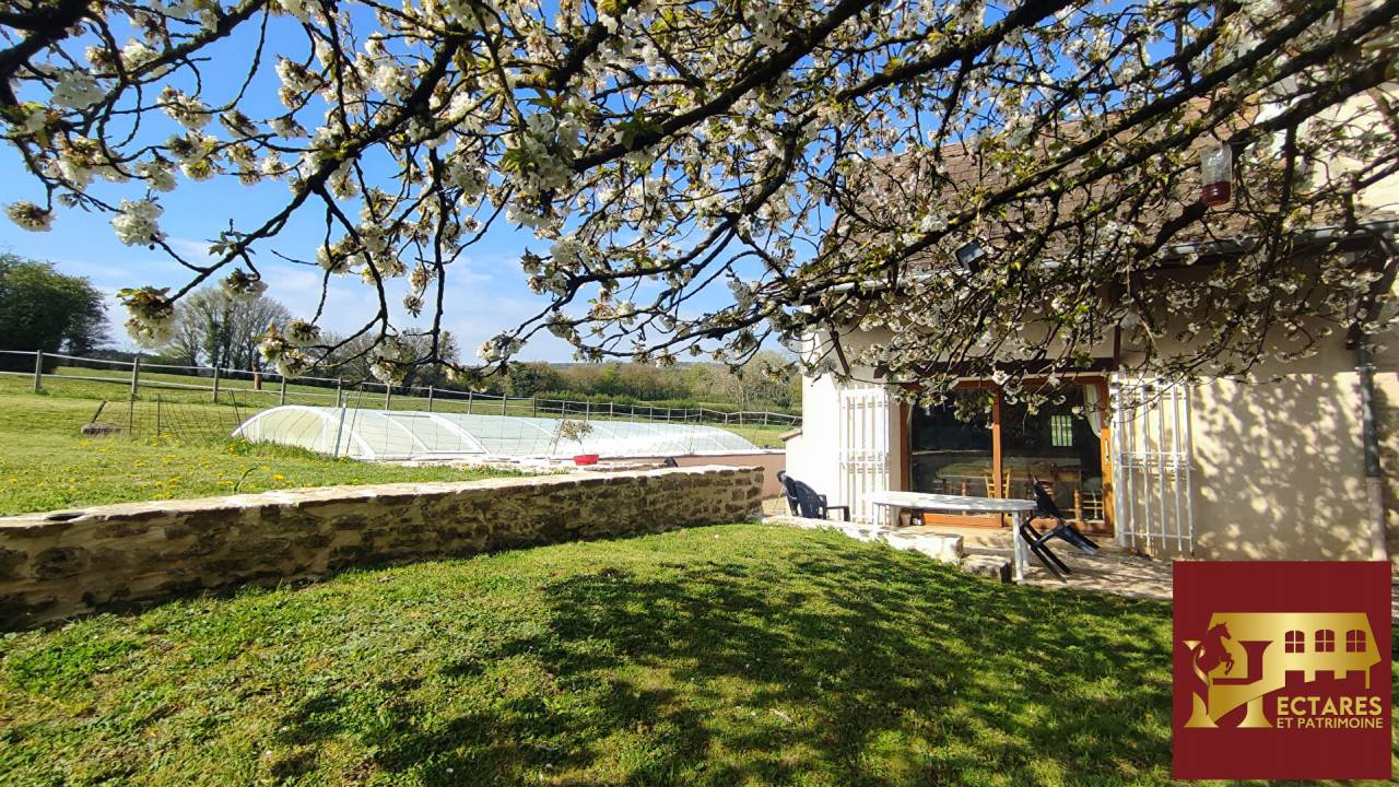 Propri&eacute;t&eacute; avec g&icirc;te et 3,6 ha