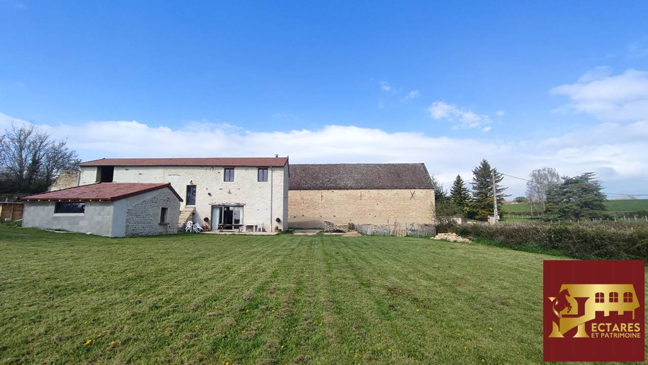 Propri&eacute;t&eacute; avec g&icirc;te et 3,6 ha