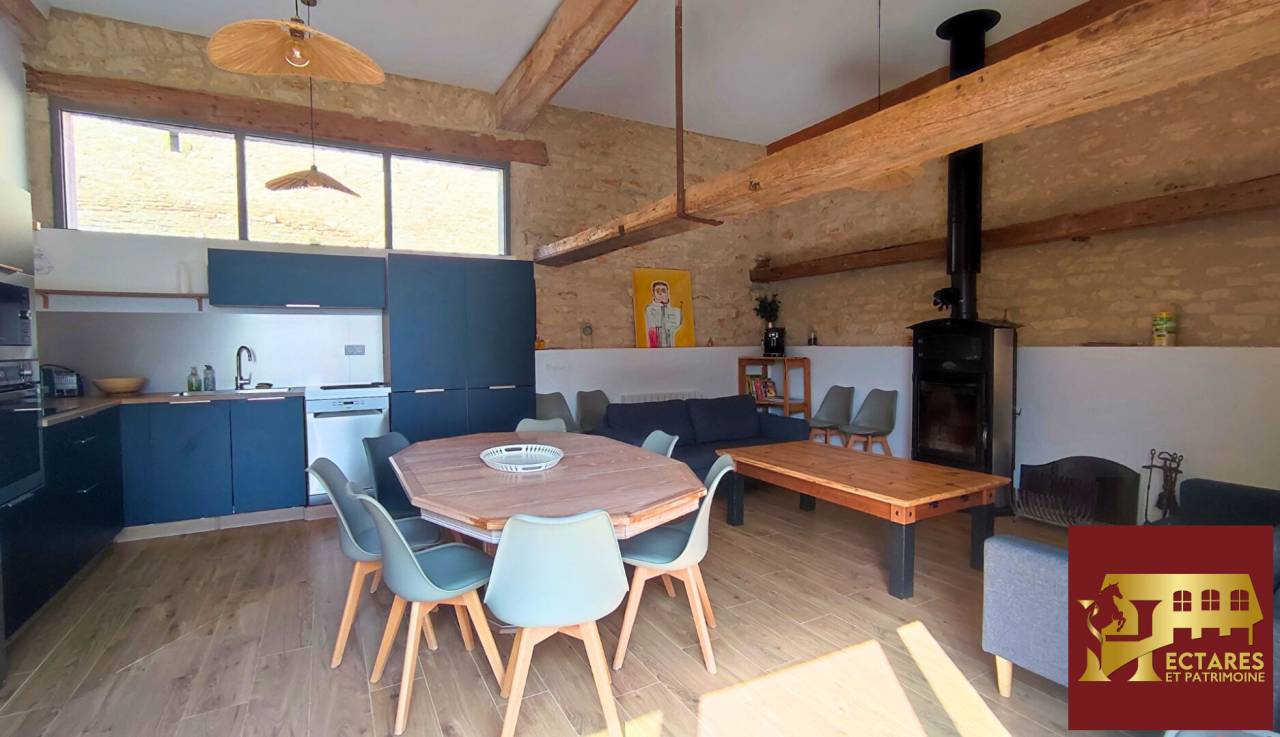 Propri&eacute;t&eacute; avec g&icirc;te et 3,6 ha