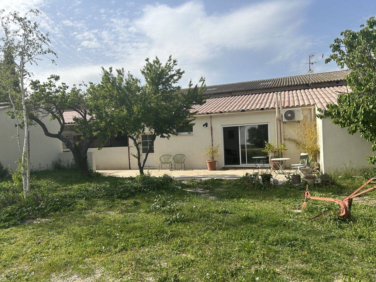 Propri&eacute;t&eacute; &eacute;questre avec villa et g&icirc;tes  Lan&ccedil;on-Provence