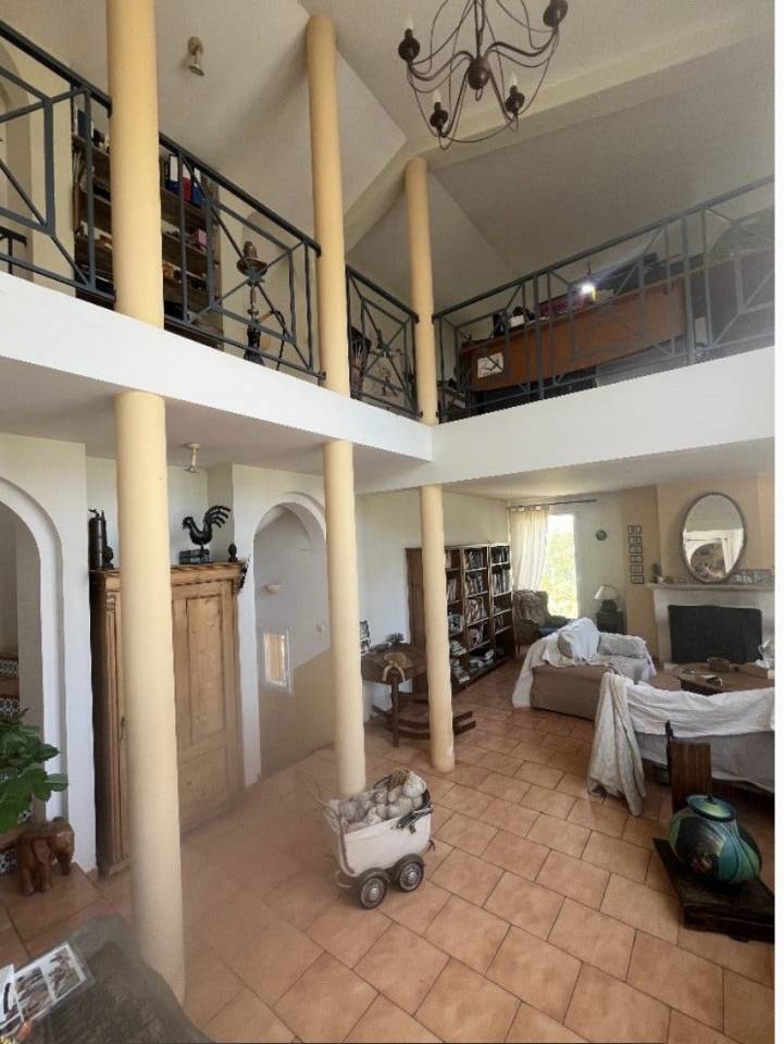Villa equestre vue sur Mer,1,04 ha, 4 boxe 