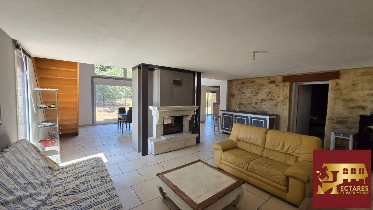 Maison de 180 m2 sur 6.5 hectares