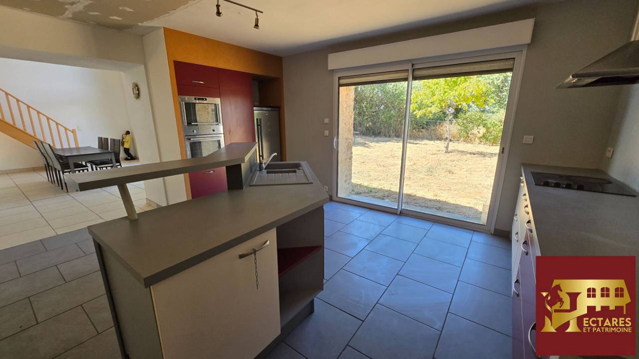 Maison de 180 m2 sur 6.5 hectares