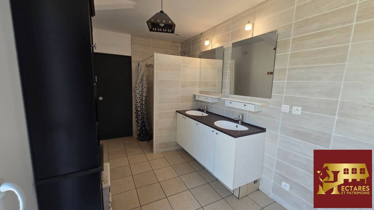 Maison de 180 m2 sur 6.5 hectares