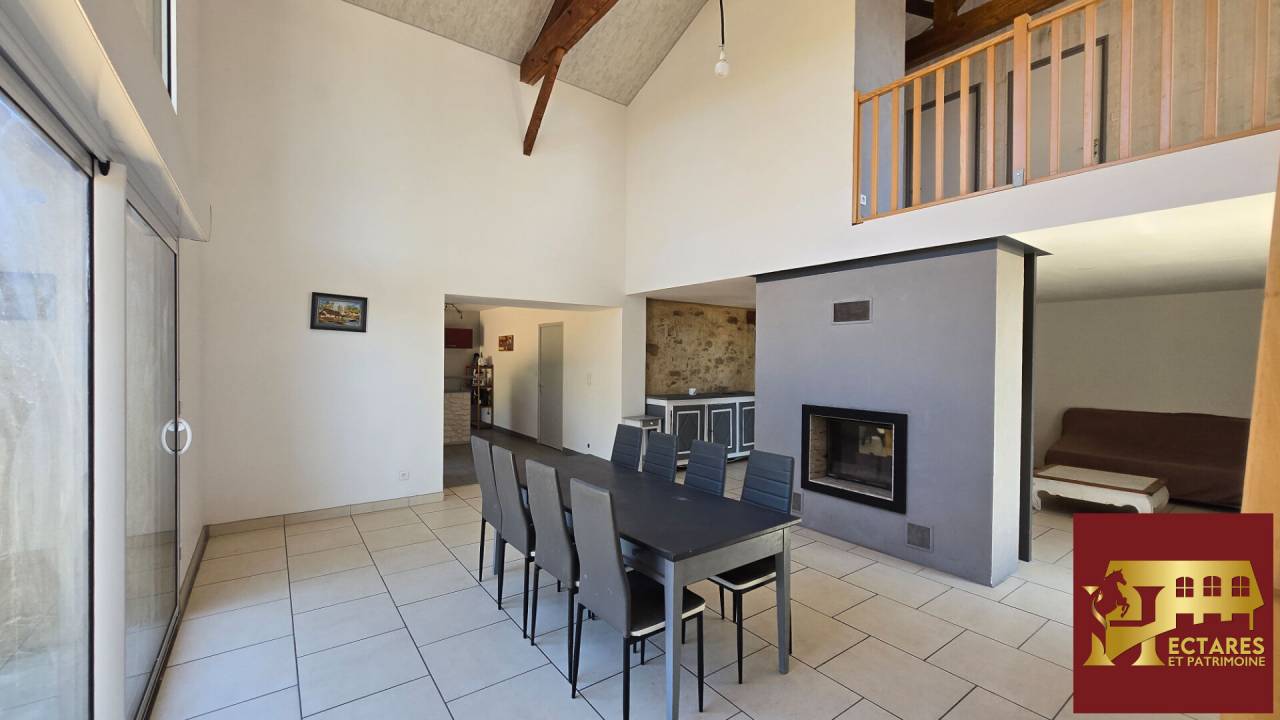 Maison de 180 m2 sur 6.5 hectares