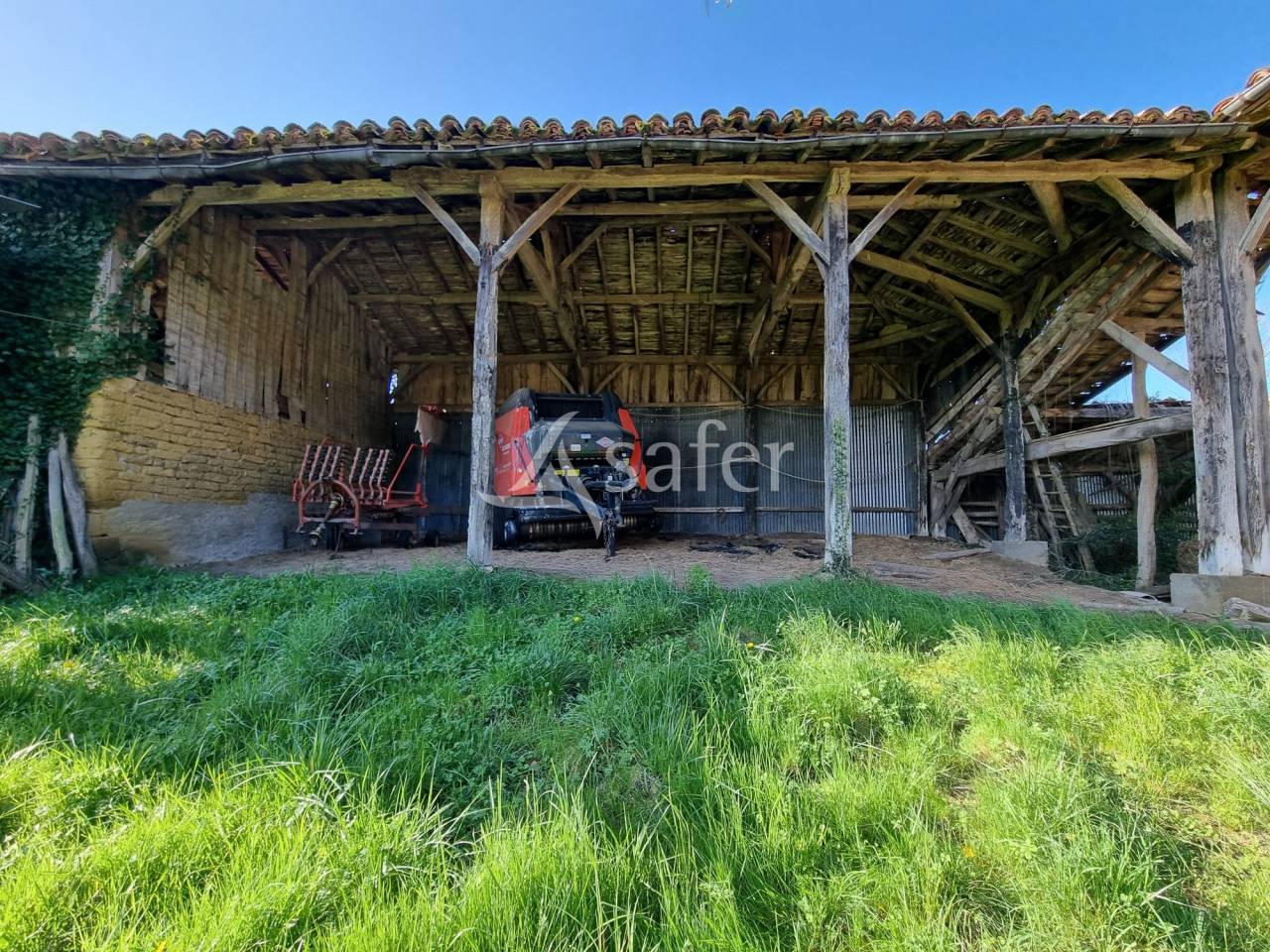Corps de ferme &agrave; r&eacute;nover sur 47 ha Sud-Est du GERS