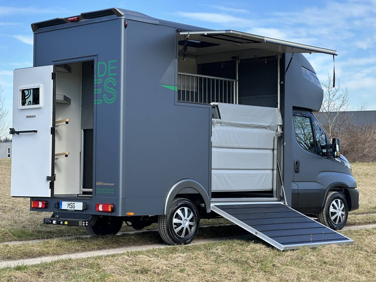 IVECO DAILY 35-210 HI-MATIC MSG STALLION LIGHT