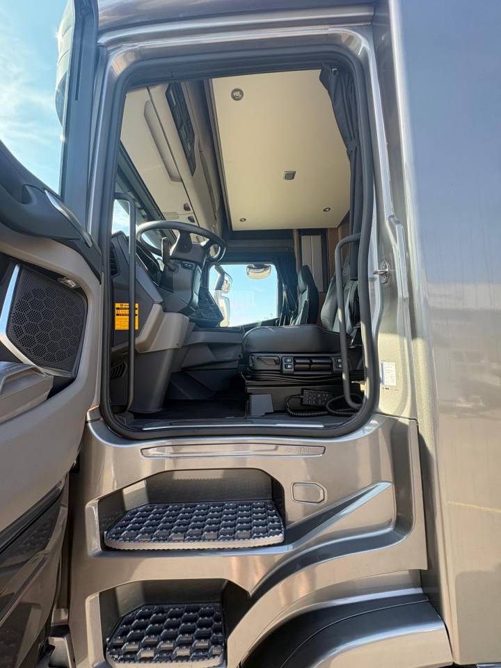 SCANIA S500 EHC POP OUT