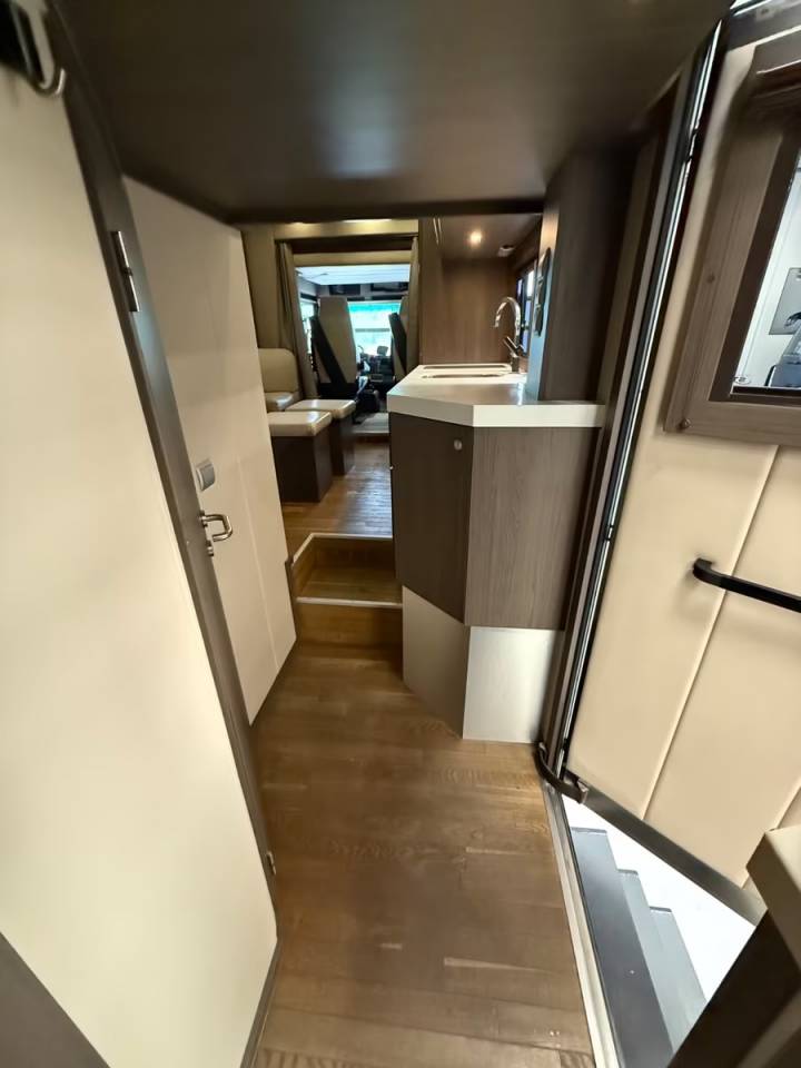 RENAULT MAGNUM 480 STX 5 HORSES POP OUT