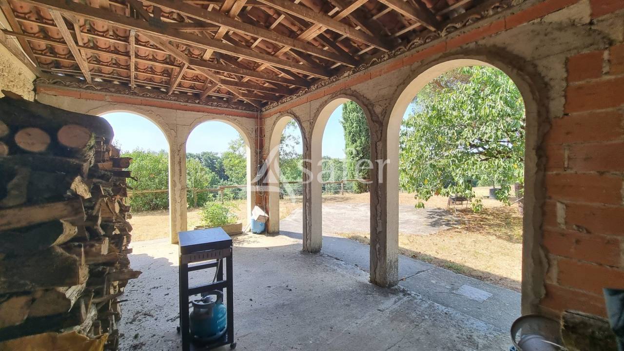 Maison bourgeoise avec boxes &agrave; chevaux CONDOM