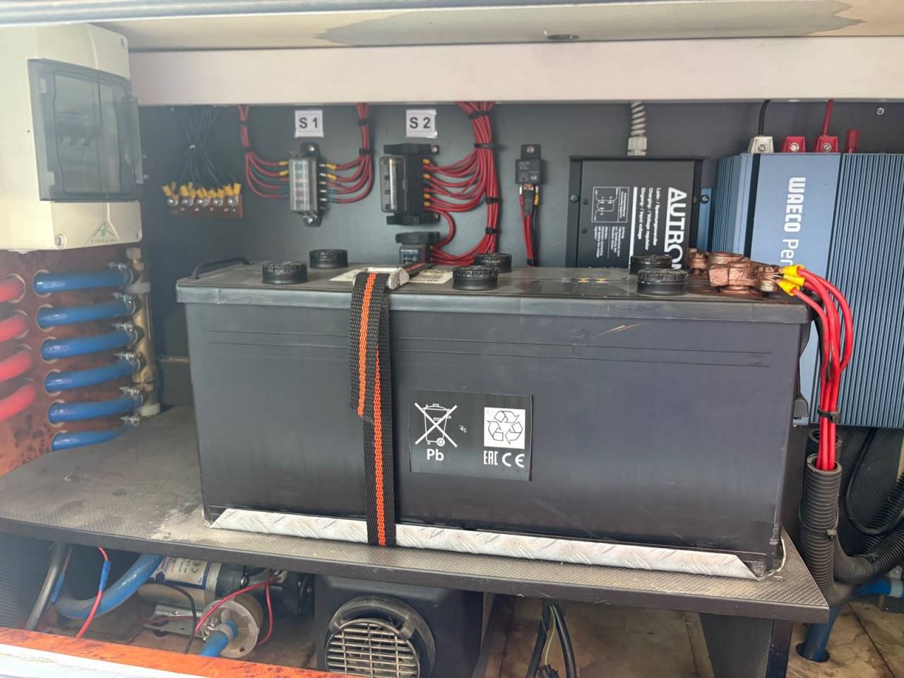CAMION 4 CHEVAUX + HOME CAR 4 PLACES