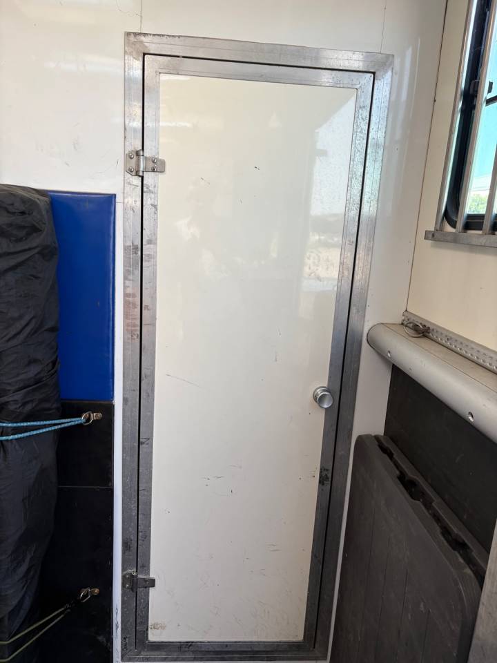 CAMION 4 CHEVAUX + HOME CAR 4 PLACES