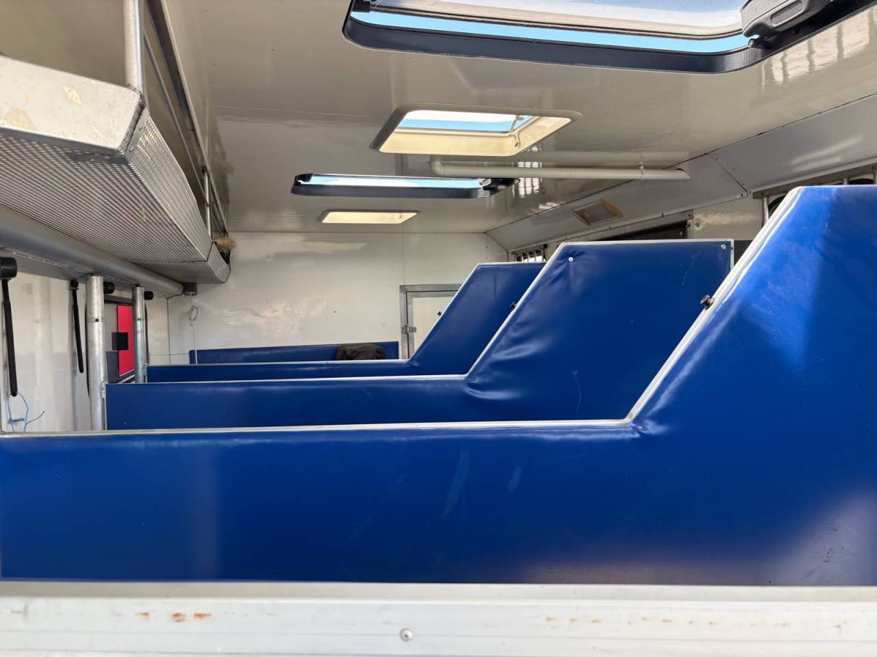 CAMION 4 CHEVAUX + HOME CAR 4 PLACES