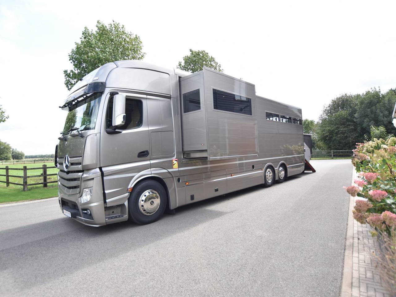 Camion PL Mercedes Actros Roelofsen