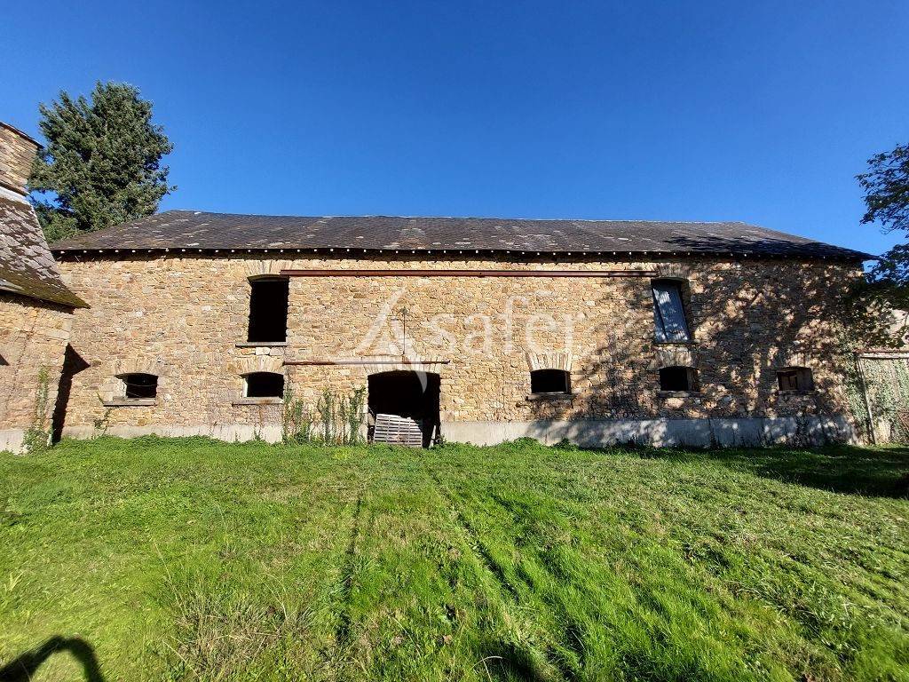 En Corr&egrave;ze, &agrave; l'&eacute;cart du voisinage, &agrave; r&eacute;nover ensemble de b