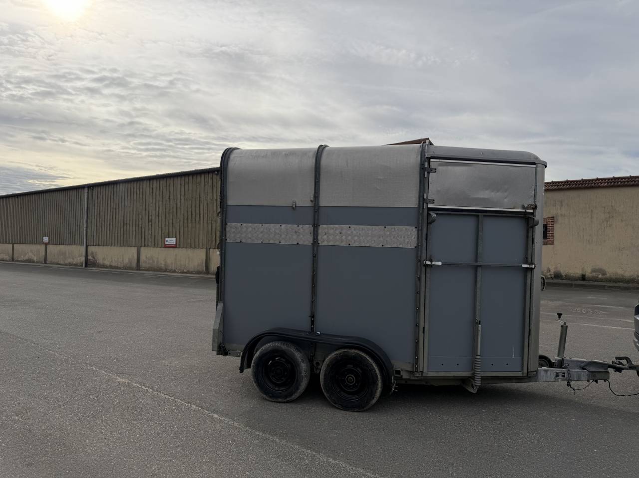 Van 2 places HB505R 