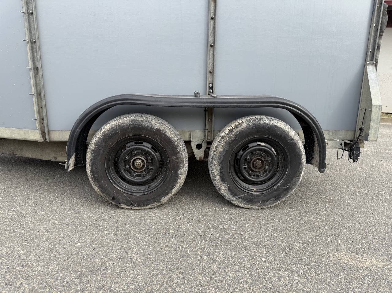 Van 2 places HB505R 