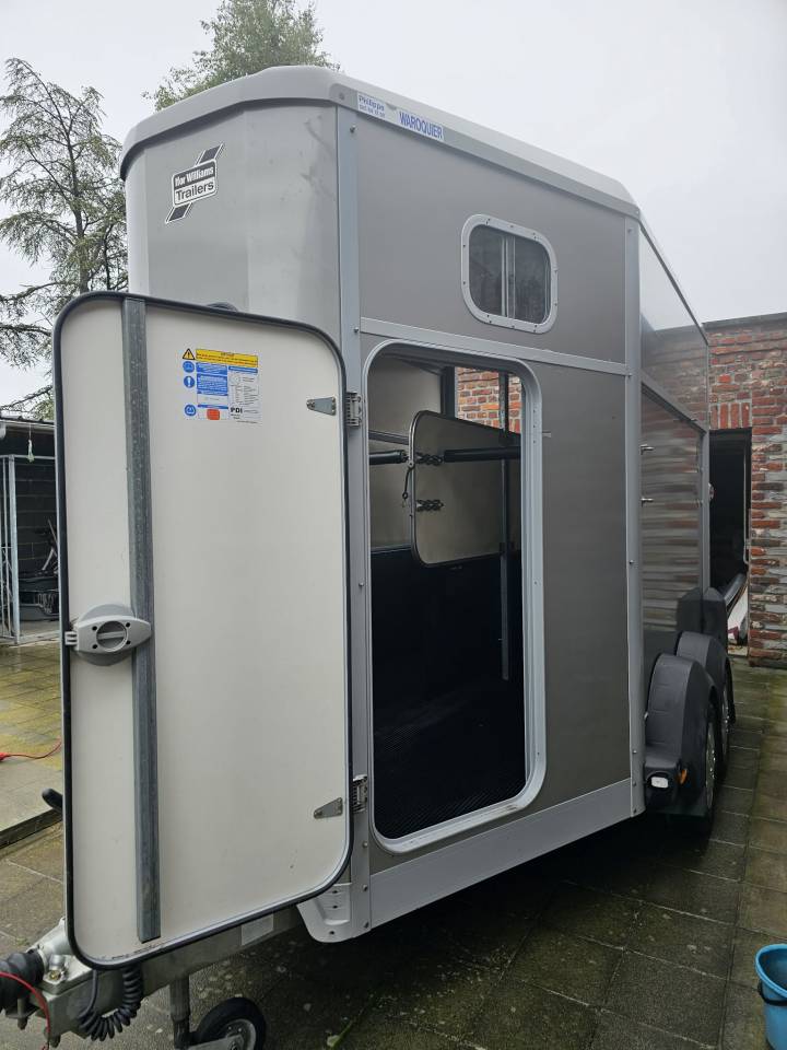 Van IFOR WILLIAMS HB511 2 chevaux &agrave; vendre