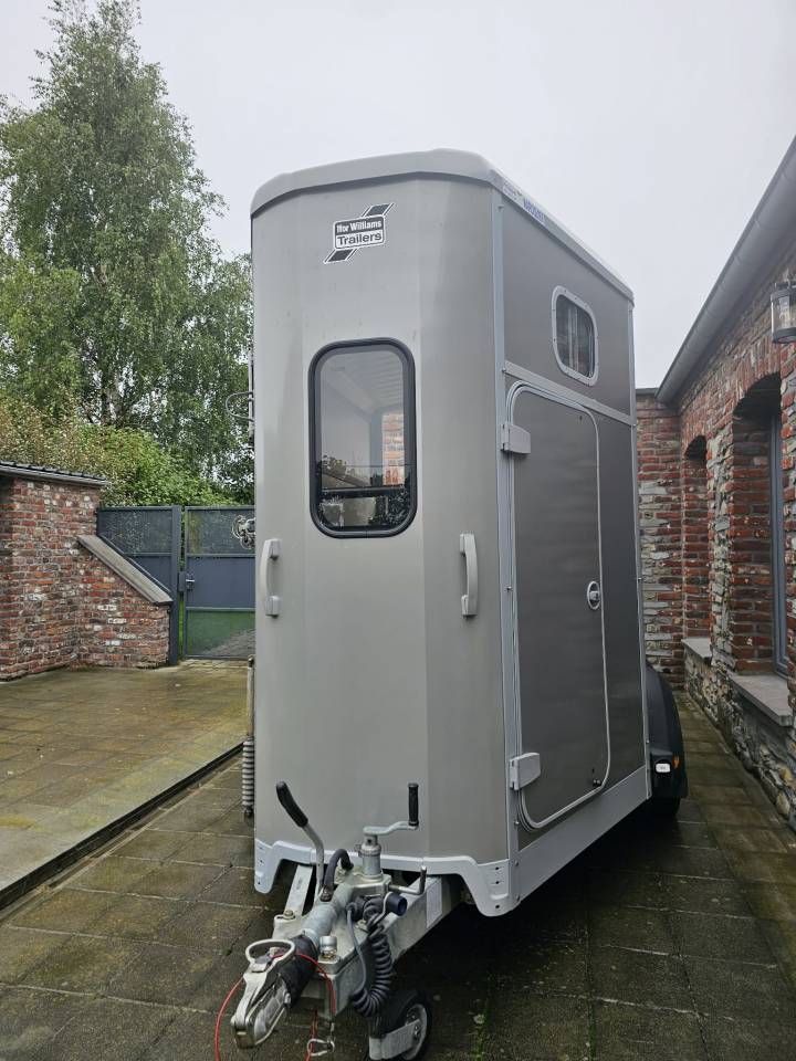 Van IFOR WILLIAMS HB511 2 chevaux &agrave; vendre