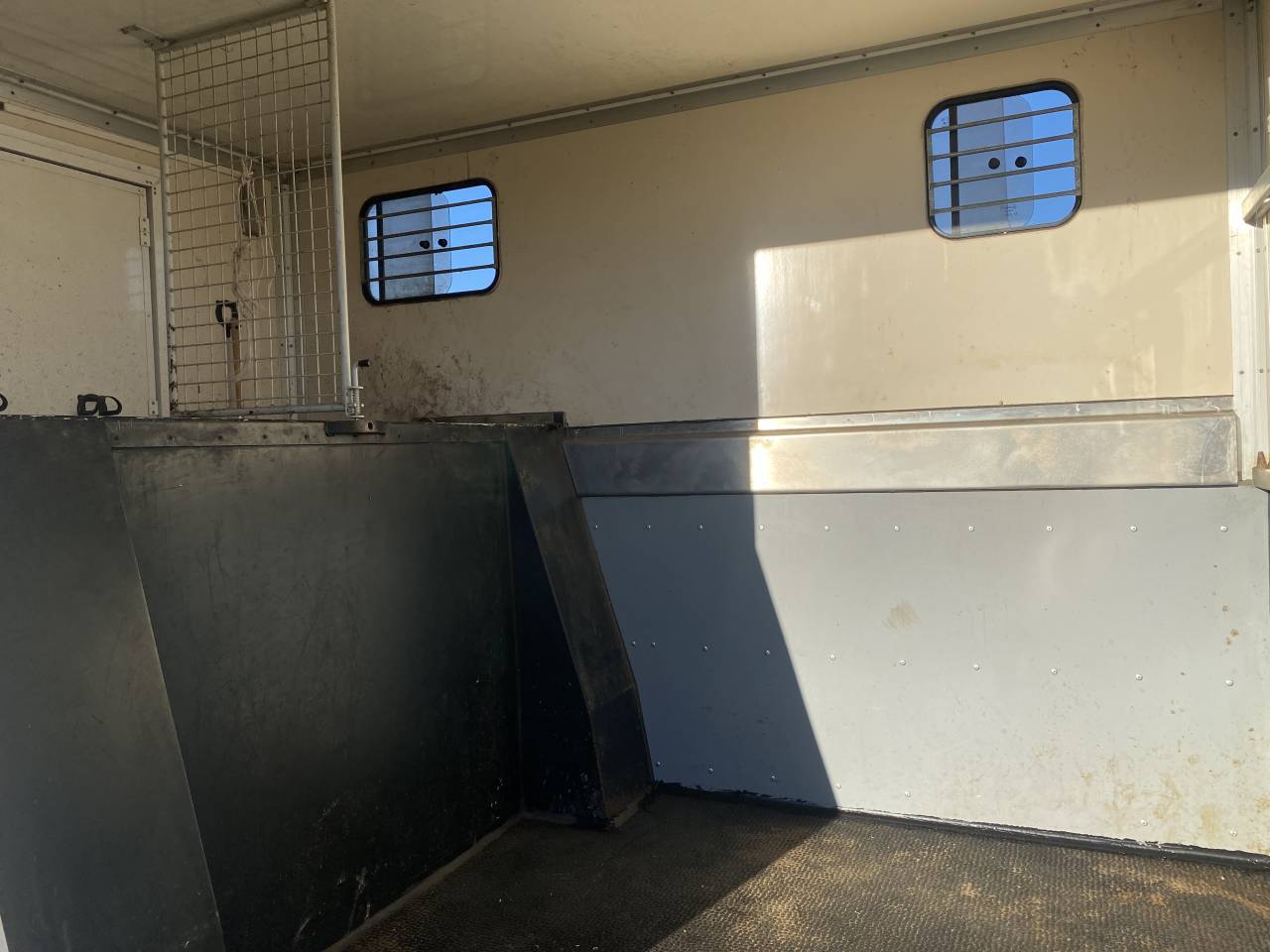 &Agrave; VENDRE &ndash; RENAULT MASTER CAMION CHEVAUX