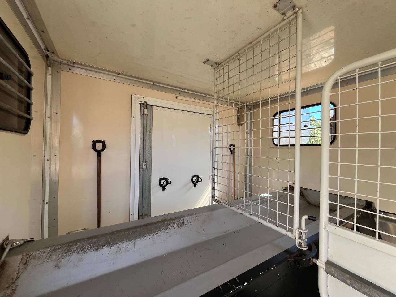 &Agrave; VENDRE &ndash; RENAULT MASTER CAMION CHEVAUX