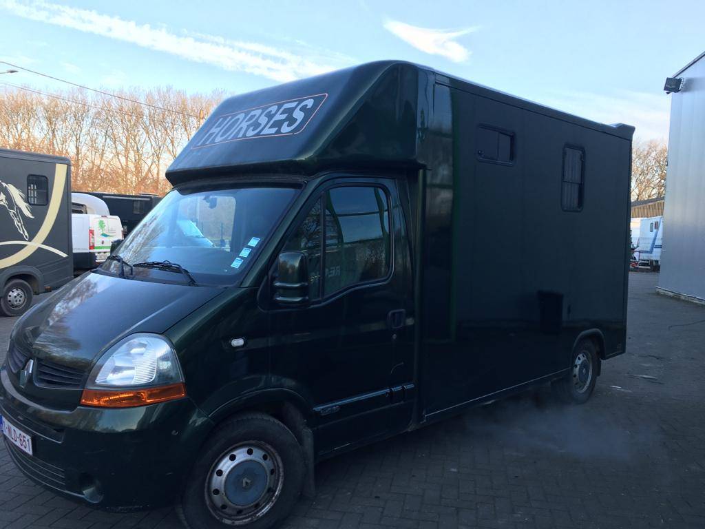 &Agrave; VENDRE &ndash; Renault Master 2 chevaux &ndash; 2009 &ndash; &plusmn;109 000 k