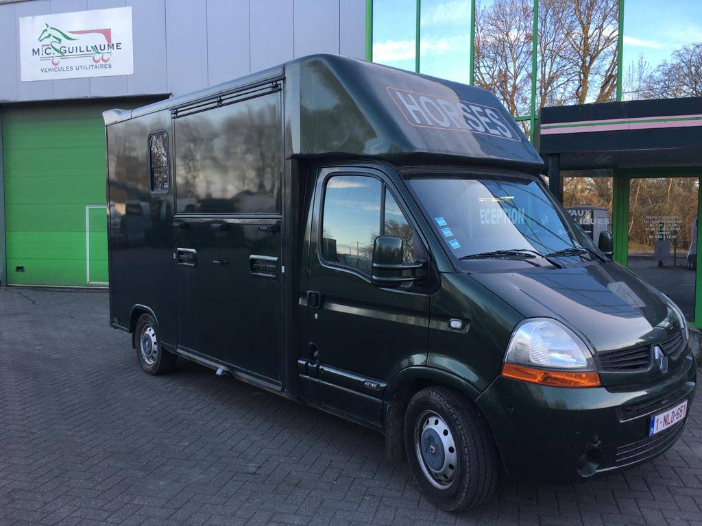 &Agrave; VENDRE &ndash; Renault Master 2 chevaux &ndash; 2009 &ndash; &plusmn;109 000 k