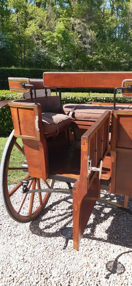 Vends voiture hippomobile attelage trad Demi-tonneau 