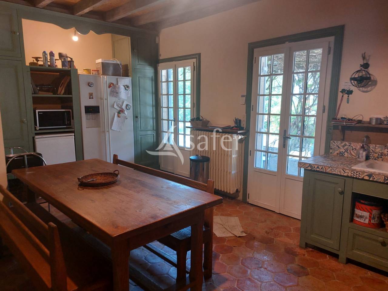 Belle propri&eacute;t&eacute; b&acirc;tie sur 90ha avec bois et &eacute;tang
