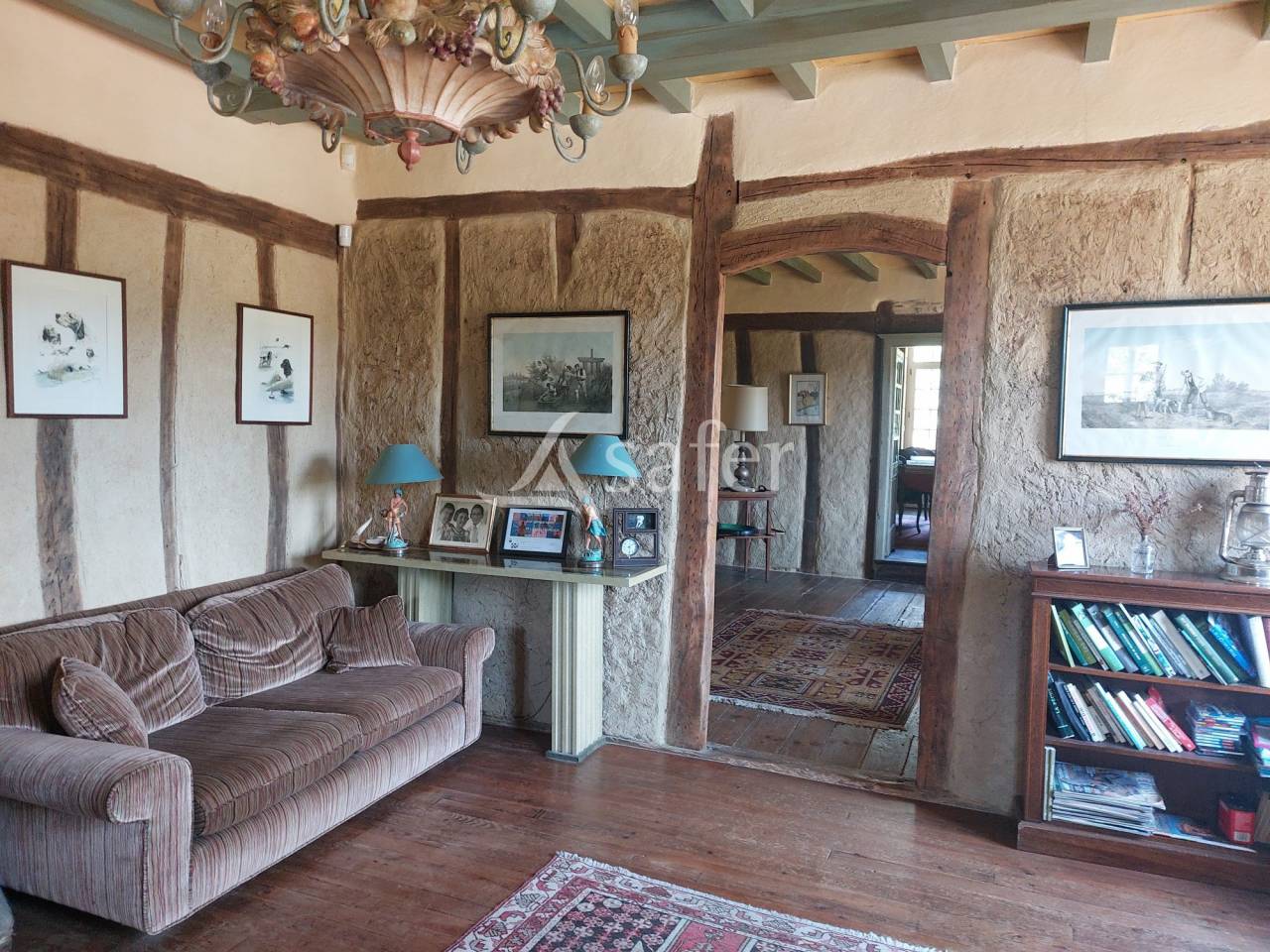 Belle propri&eacute;t&eacute; b&acirc;tie sur 90ha avec bois et &eacute;tang