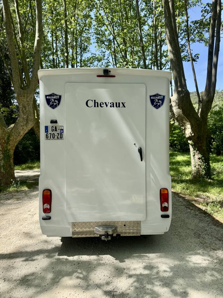 CAMION BARBOT POLYVAN D5